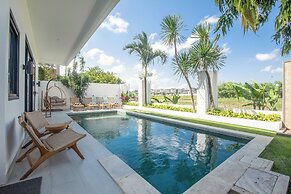 4 Bd Seminyak Scenic Rice Views 4 Mins to Beach