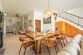 4 Bd Seminyak Scenic Rice Views 4 Mins to Beach