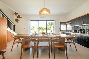 4 Bd Seminyak Scenic Rice Views 4 Mins to Beach
