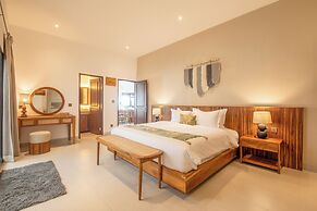4 Bd Seminyak Scenic Rice Views 4 Mins to Beach