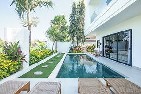 4 Bd Seminyak Scenic Rice Views 4 Mins to Beach