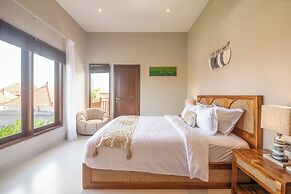 4 Bd Seminyak Scenic Rice Views 4 Mins to Beach