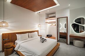 Elegant 5BR Canggu Villa, AC, Water Filter