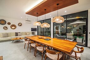 Elegant 5BR Canggu Villa, AC, Water Filter