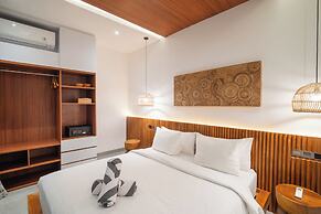 Elegant 5BR Canggu Villa, AC, Water Filter