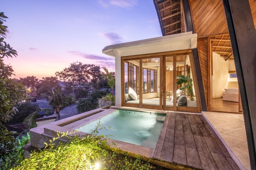 Gorgeous 2BR Penthouse 800m to Thbeach