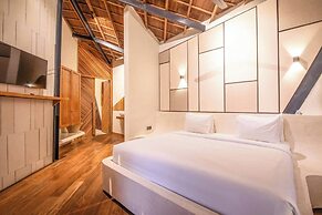 Gorgeous 2BR Penthouse 800m to Thbeach