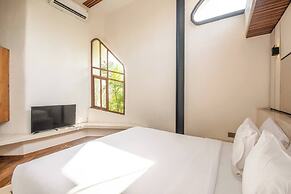 Opulent 1-br Loft With Art Deco Shared Pool