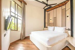 Elegant 1BR Loft With Art Deco Flair, Shared Pool
