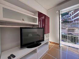 Inviting 1-bedroom flat with Balcony