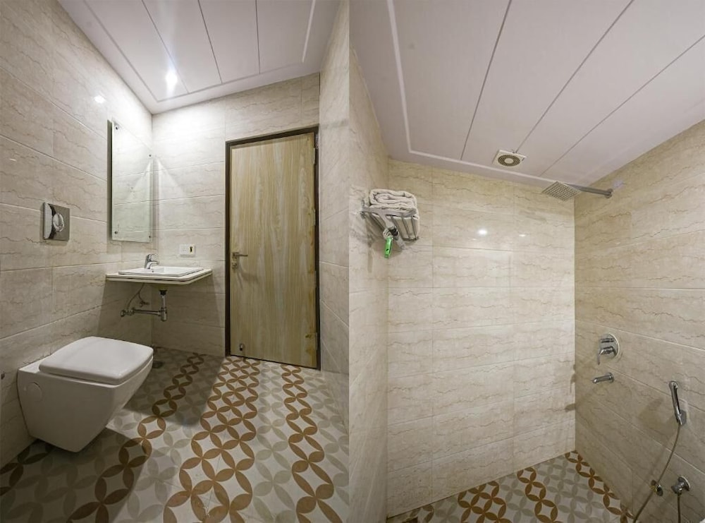 Hotel Geet Deluxe