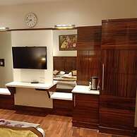Hotel Geet Deluxe