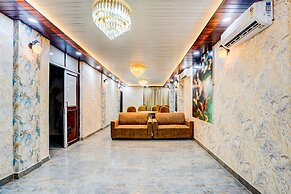 Fabhotel Dream Palace I