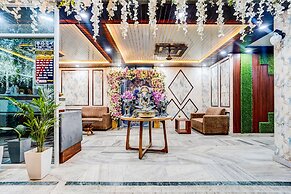 Fabhotel Dream Palace I