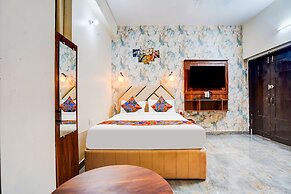 Fabhotel Dream Palace I