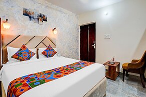 Fabhotel Dream Palace I