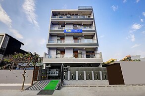 Fabhotel La Corporate Suite
