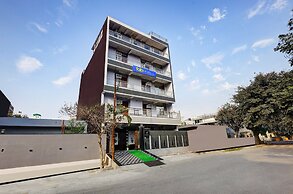 Fabhotel La Corporate Suite
