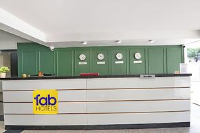 Fabhotel The White Pepper