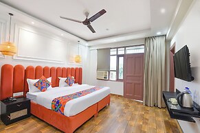 Fabhotel The White Pepper