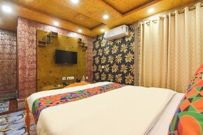 Fabhotel Rahi Crown