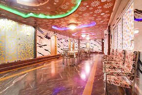 Fabhotel Rahi Crown