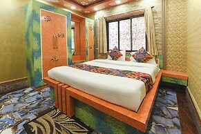Fabhotel Rahi Crown