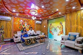 Fabhotel Rahi Crown