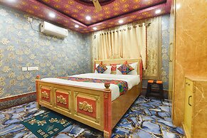 Fabhotel Rahi Crown