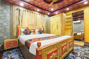 Fabhotel Rahi Crown