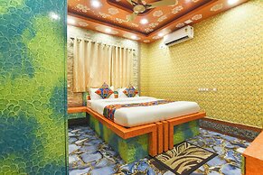 Fabhotel Rahi Crown