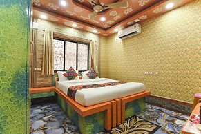 Fabhotel Rahi Crown