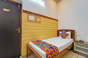 Fabhotel Raja Residency