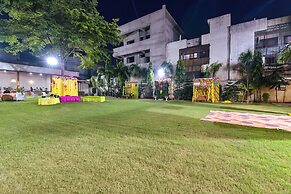Fabhotel Shiv Palace