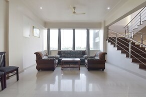Fabhotel Shiv Palace