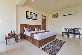 Fabhotel Shiv Palace
