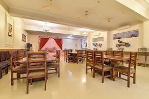 Fabhotel Shiv Palace