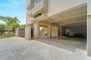 Fabhotel Praneeth Residency
