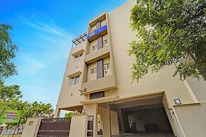 Fabhotel Praneeth Residency