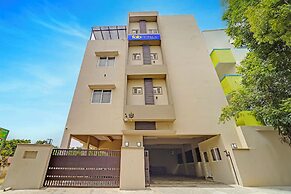 Fabhotel Praneeth Residency