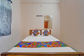 Fabhotel Praneeth Residency