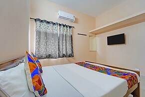 Fabhotel Praneeth Residency