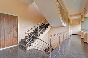 Fabhotel Praneeth Residency