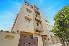 Fabhotel Praneeth Residency