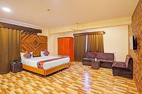 Fabhotel New Krishna Palace