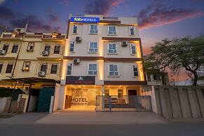 Fabhotel Bungalow 14