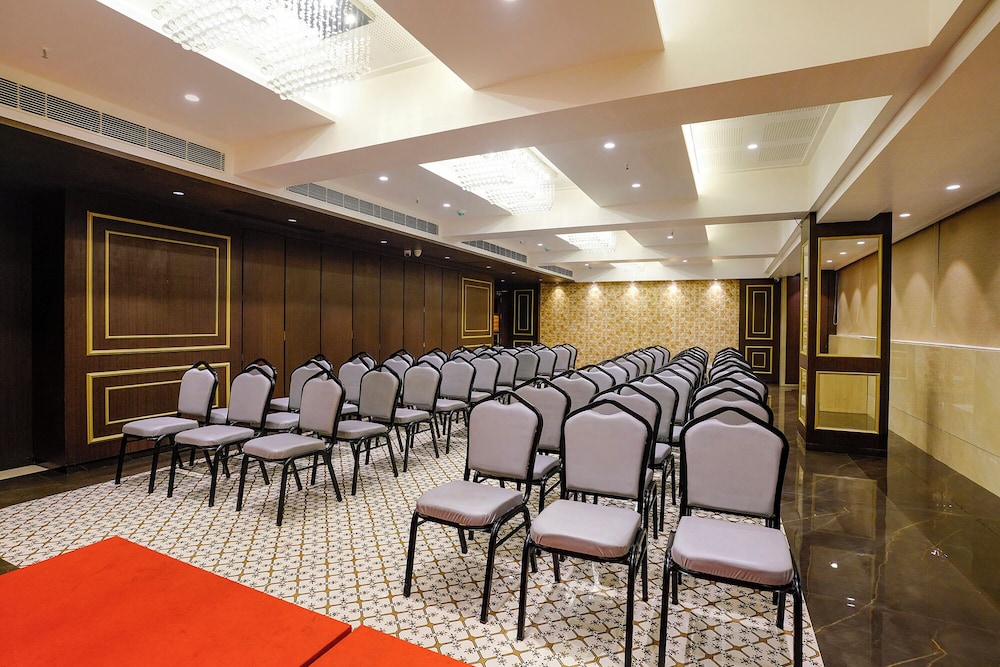 FabHotel Shubham Comforts