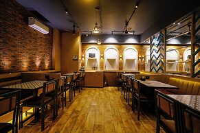 FabHotel Shubham Comforts