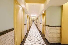 FabHotel Shubham Comforts