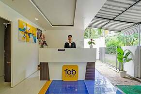 Fabhotel Royal Inn I